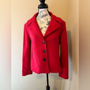 Preowned in excellent condition Jones Wear in Red warm winter jacket in a size 8